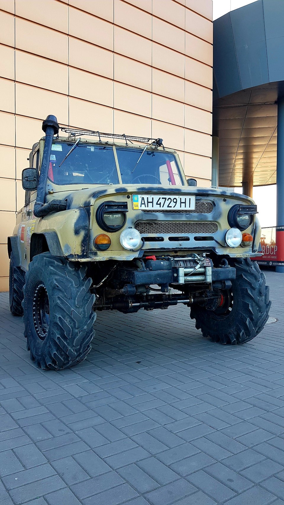 Автошоу. Виставка різних авто, зустріч автоклубів. Фото. 4