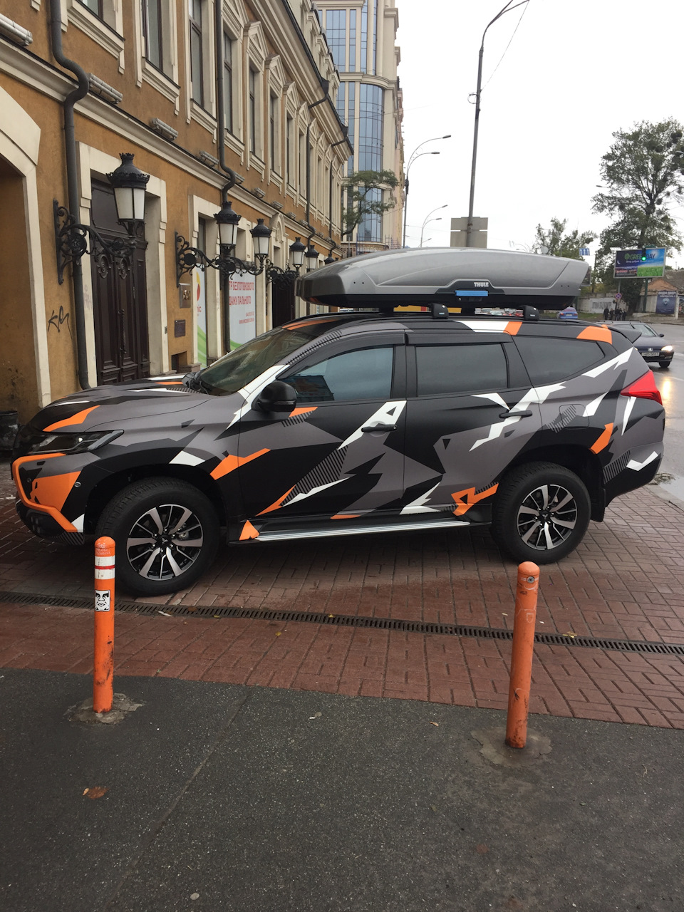 Бокс THULE для Mitsubishi Pajero Sport 1