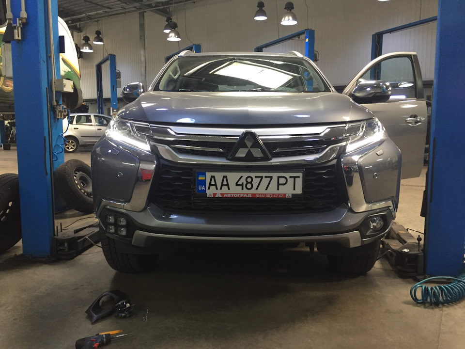 New Style ПТФ або туманки для Mitsubishi Pajero Sport 3 5