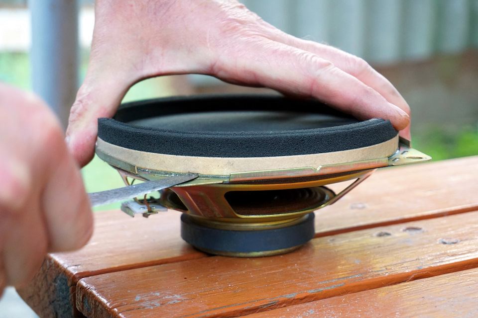 Зміна стокових динаміків на JBL 2