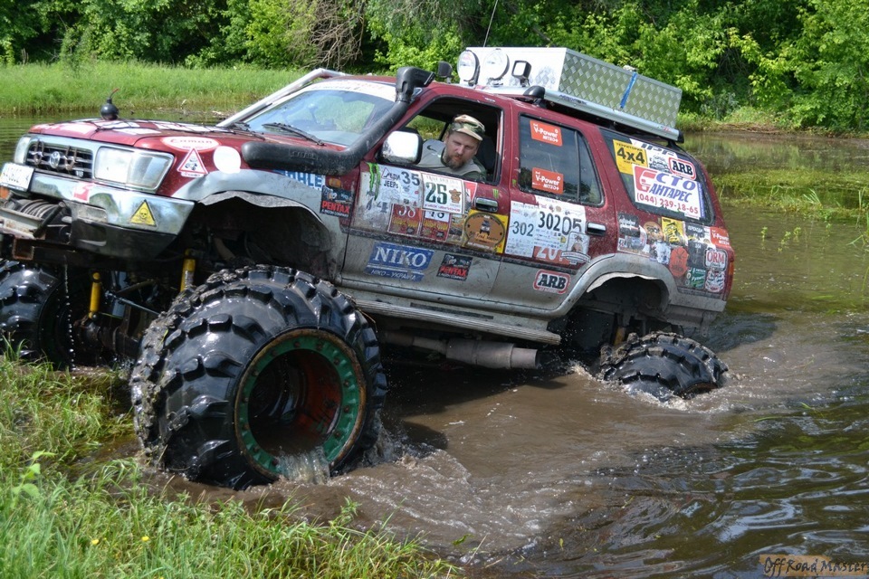Бомба - Toyota 4Runner +ГАЗ66 на виборах! 1