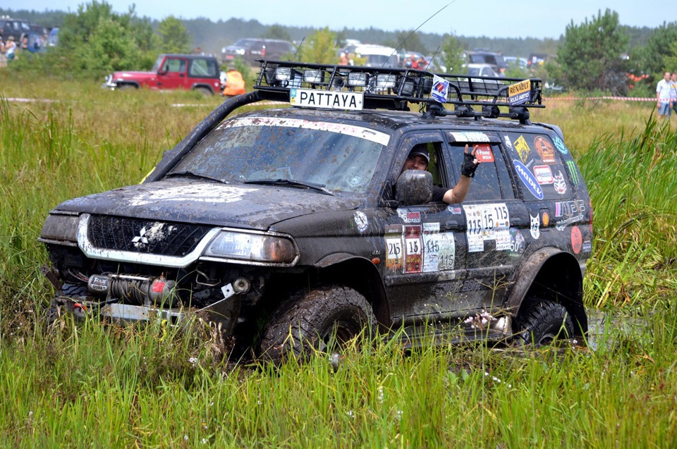 Фотонарізка 10. Mitsubishi Pajero Sport Pattaya Offroad Free Fest 2013 1