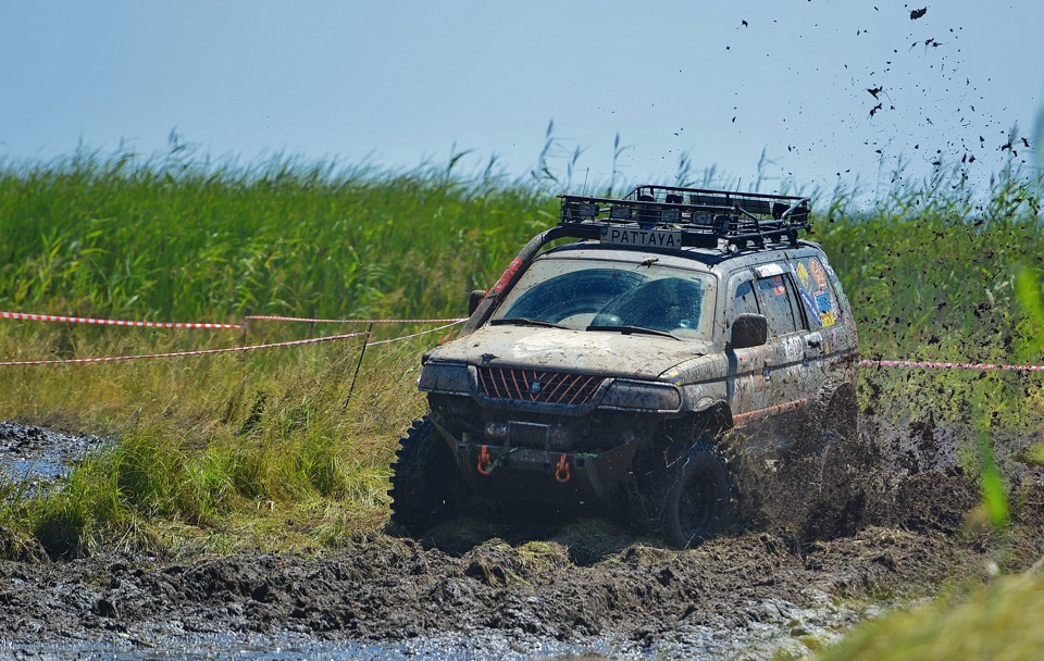 Фотонарізка оффроад 14. Mitsubishi Pajero Sport Pattaya Offroad Free Fest 2014 2