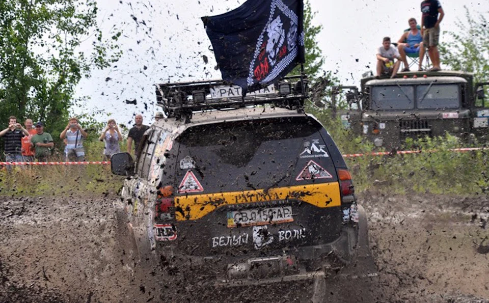 Фотонарізка оффроад 20. Mitsubishi Pajero Sport Pattaya Offroad Free Fest 2016
