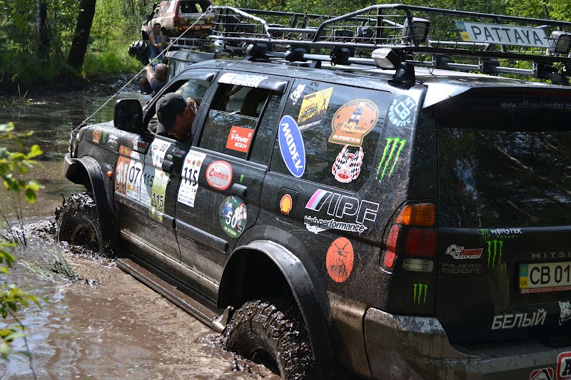 Фотонарізка оффроад 4. Mitsubishi Pajero Sport Pattaya 1
