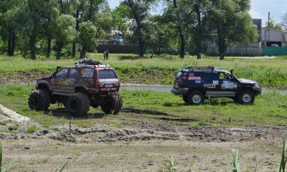 Казка. Дружба Паттаї (MPS) та Бомби (Toyota 4Runner). 2