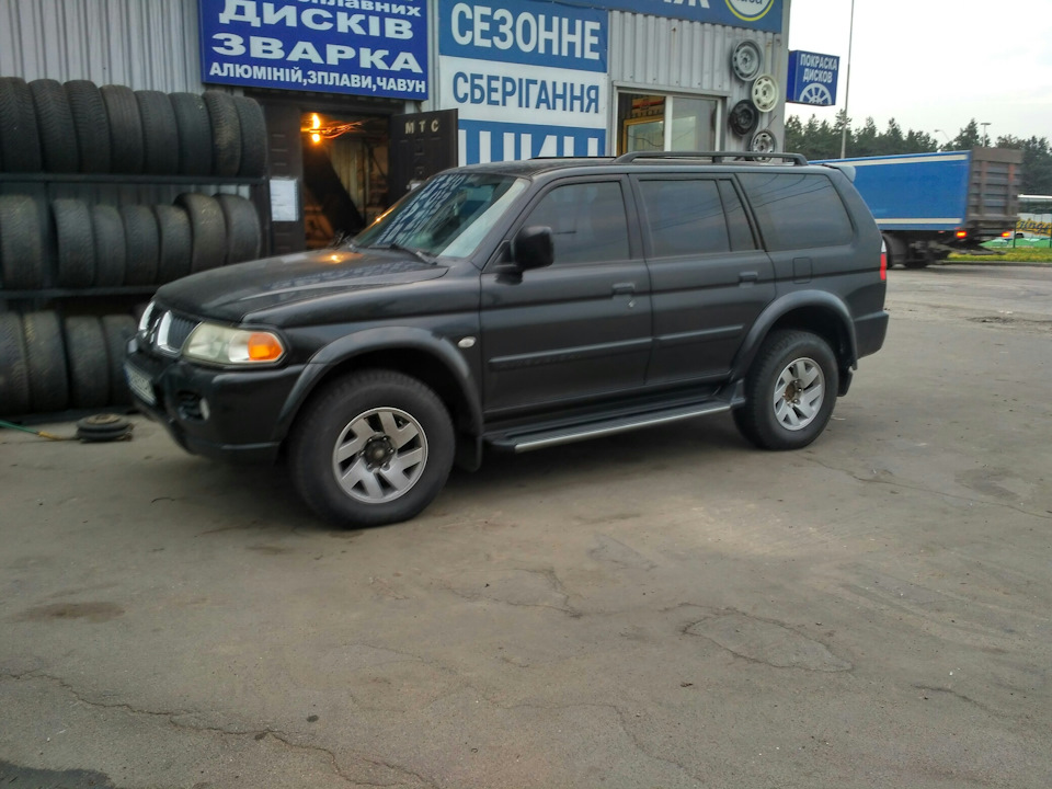 265 75 16 bf goodrich at 4