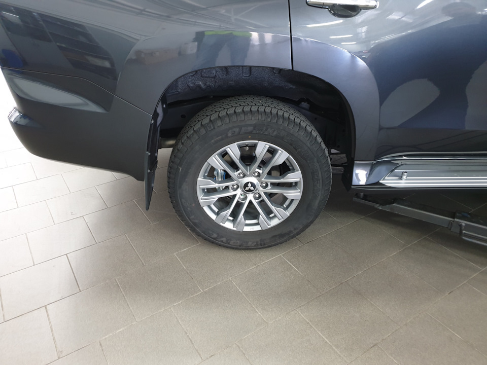 Нові оригінальні литі диски Mitsubishi R18 для Pajero Sport 2020 2