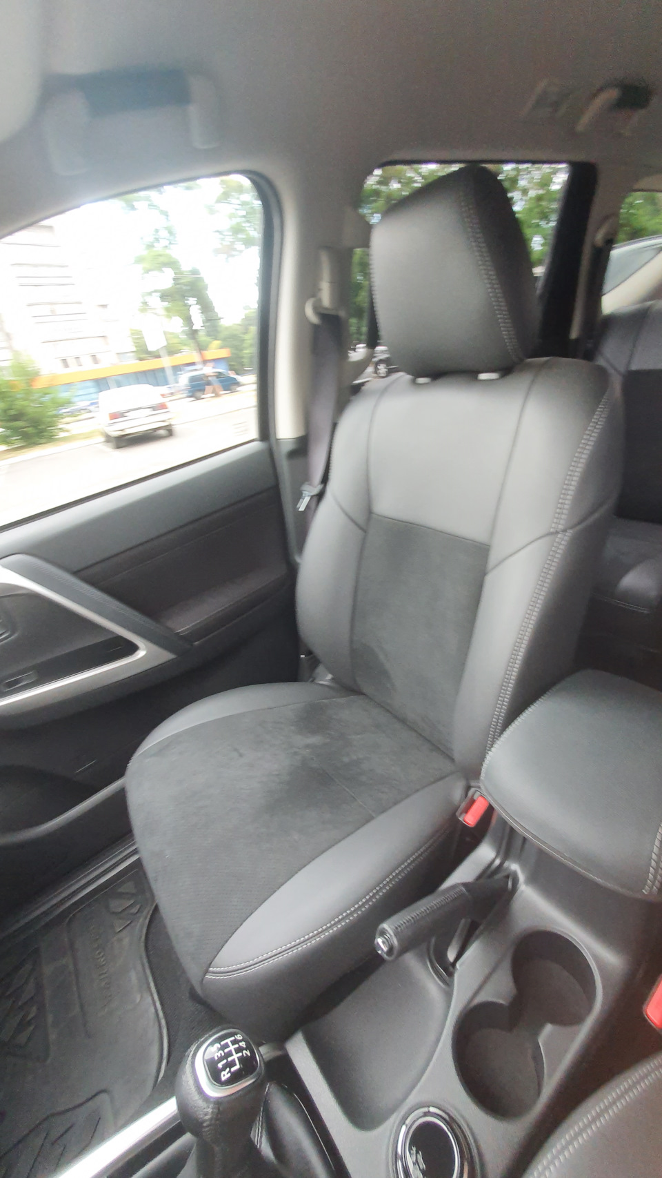Перешивка салону Pajero Sport і всякі дрібні ніштяки) 3