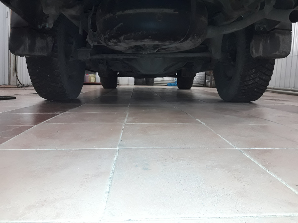 Нові тапочки перевзули. Goodyear UltraGrip Ice Arctic 265,70,16-шип ... 5