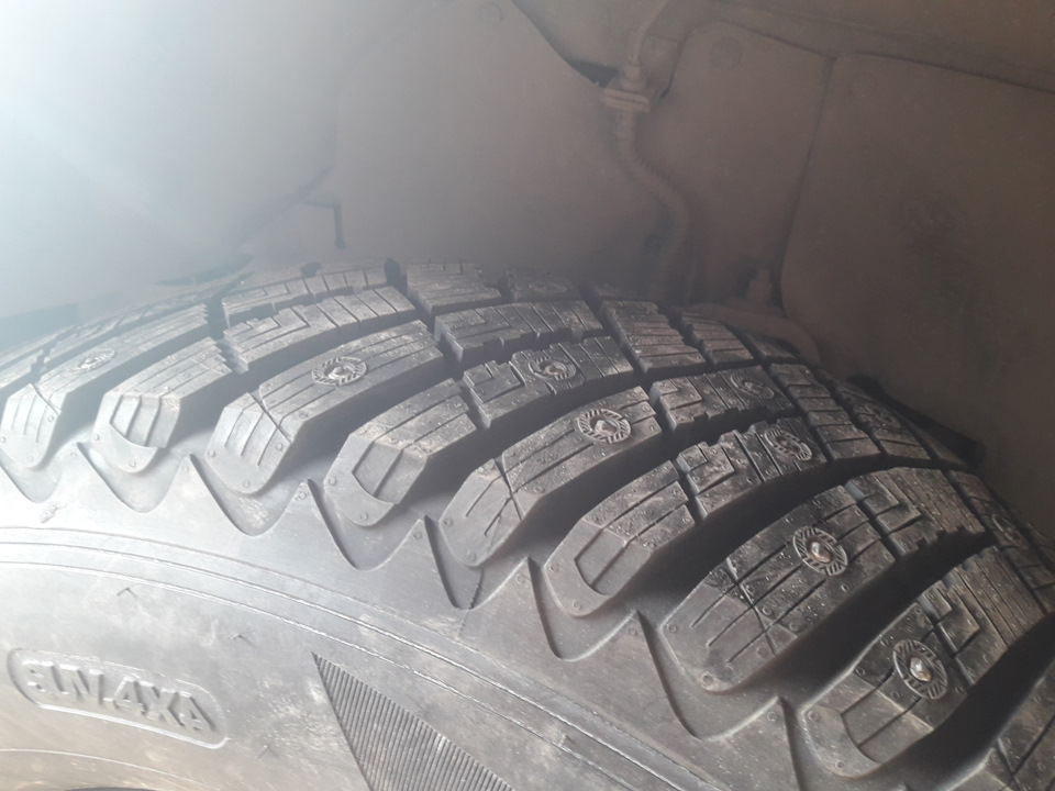 Нові тапочки перевзули. Goodyear UltraGrip Ice Arctic 265,70,16-шип ... 4