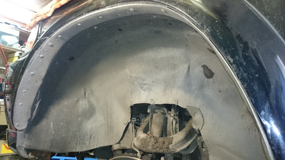 Встановлення пітерських пластикових підкрилок (локерів) від П2 на МПСпорт ... 1