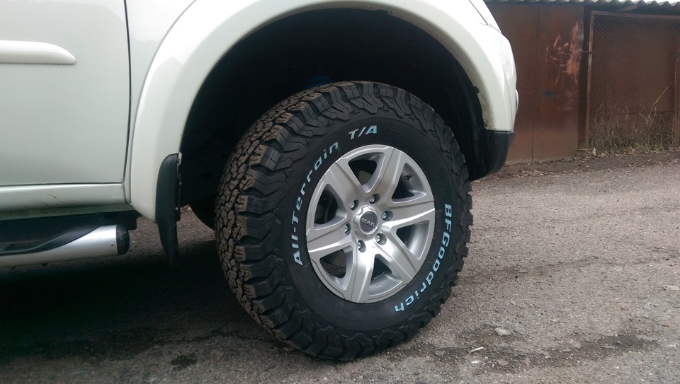 Обновлення BFGoodrich All Terrain T/A KO2 275/70R16 на диски МАК stone 4x4 16x8 дюймів 1