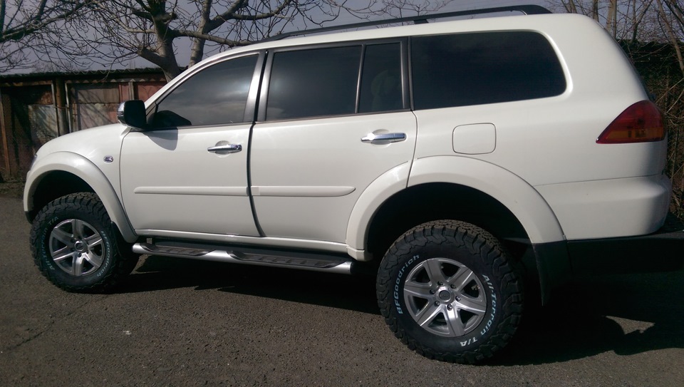 Обновлення BFGoodrich All Terrain T/A KO2 275/70R16 на диски МАК stone 4x4 16x8 дюймів 2
