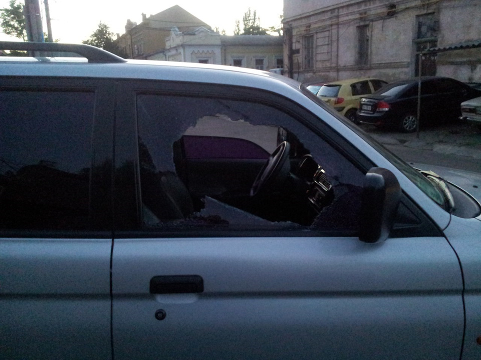 Розбили скло 1