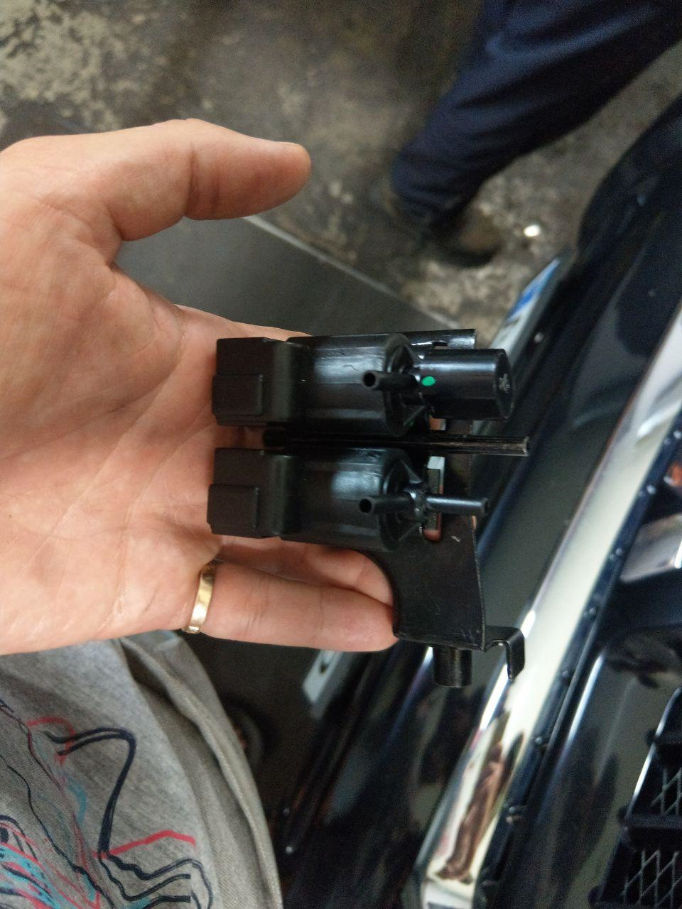 Клапан включення переднього моста. Hyundai/Kia 518404A800 4