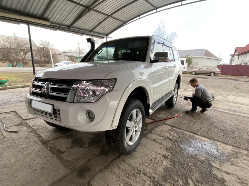 Наскільки важкий BFGoodrich? :)