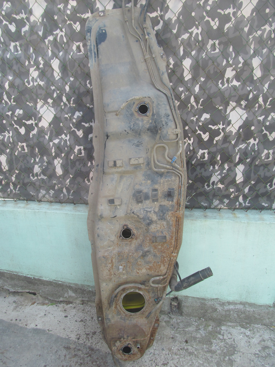 Паливний бак + горловина. 3