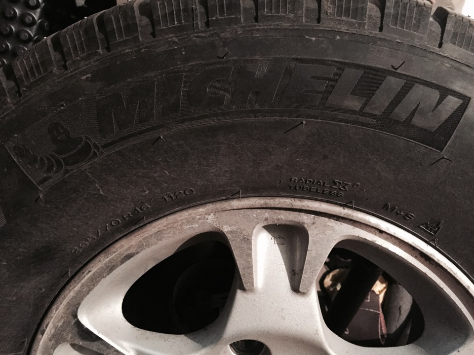 Продам диски та колеса 265/70R16 Michelin 4