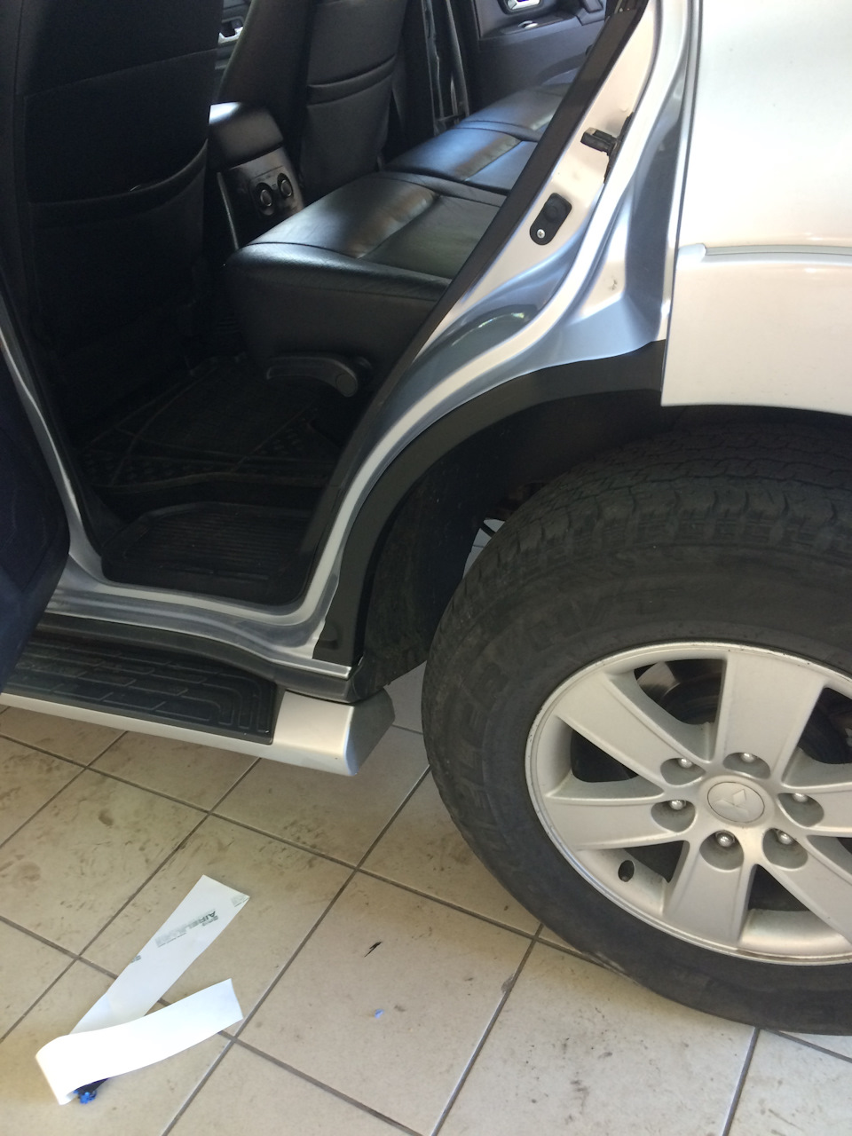 Проблема отворів задніх дверей Mitsubishi Pajero 4 5