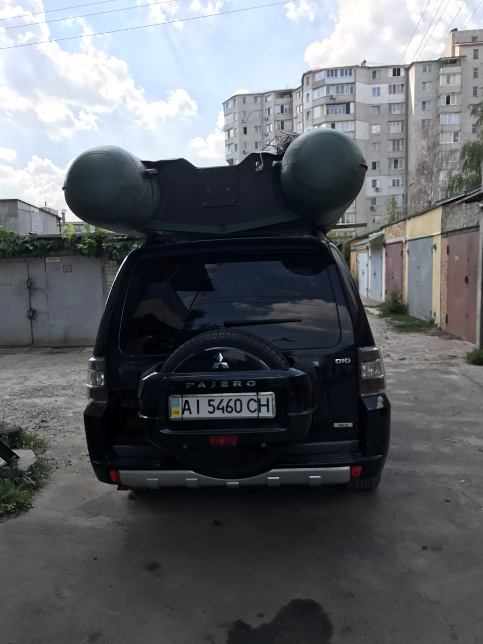 Коли ліньки, накачати човен на березі ;) 2