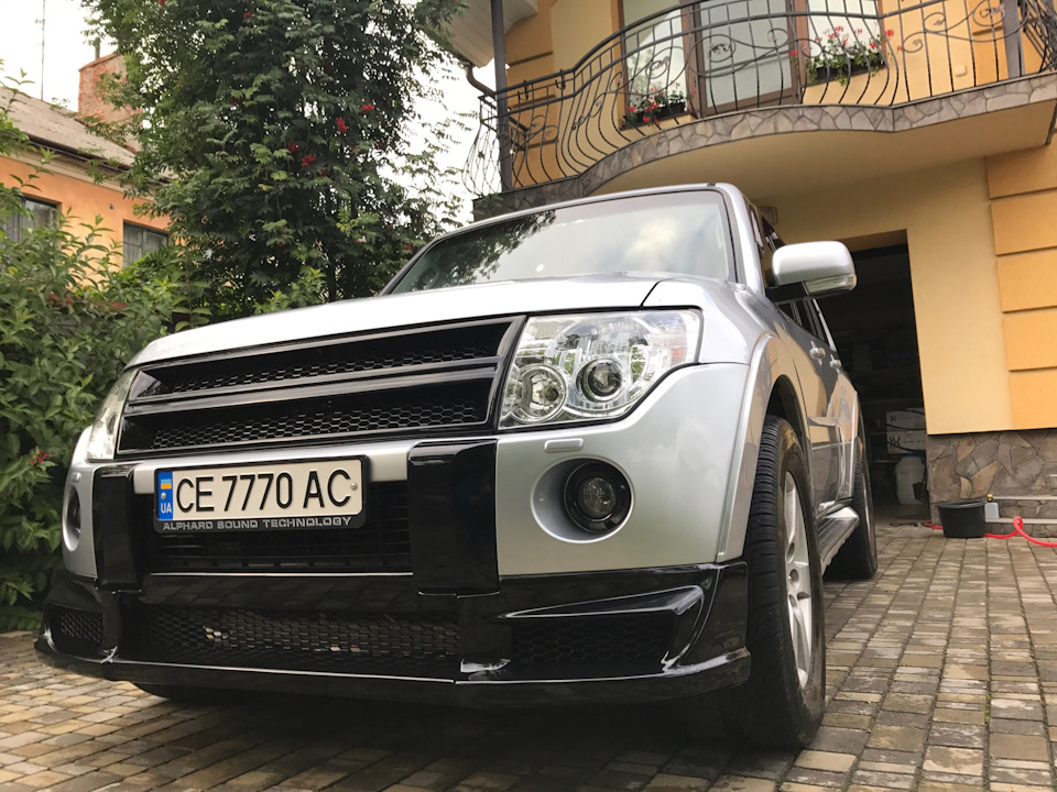 Фото готове тюнінгу на Pajero 4 5