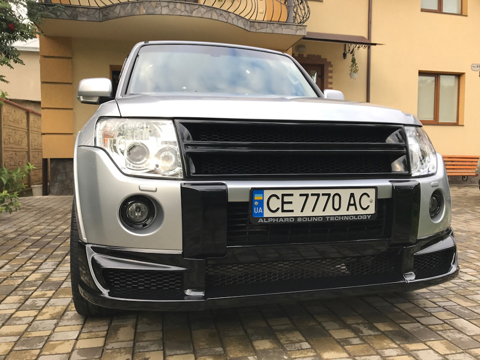 Фото готове тюнінгу на Pajero 4 4