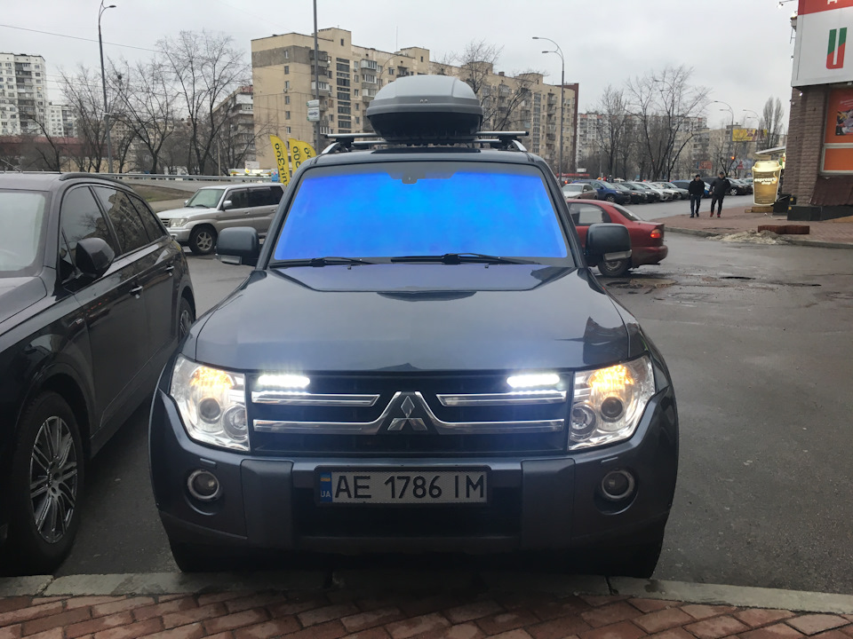 Затемняємось і голосно гудимо) 1