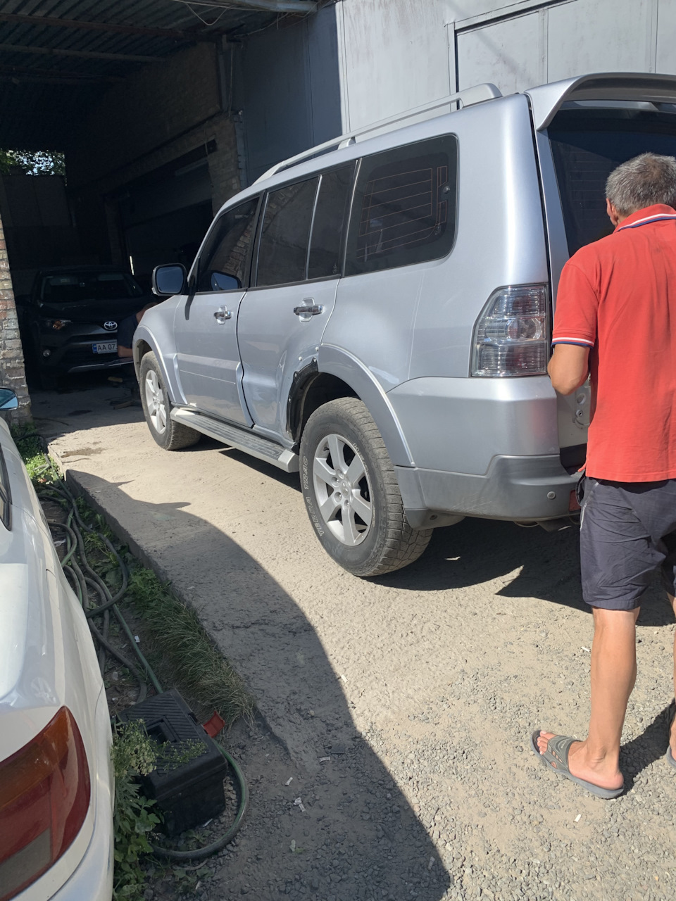 Наводимо зовнішній порядок Pajero 2