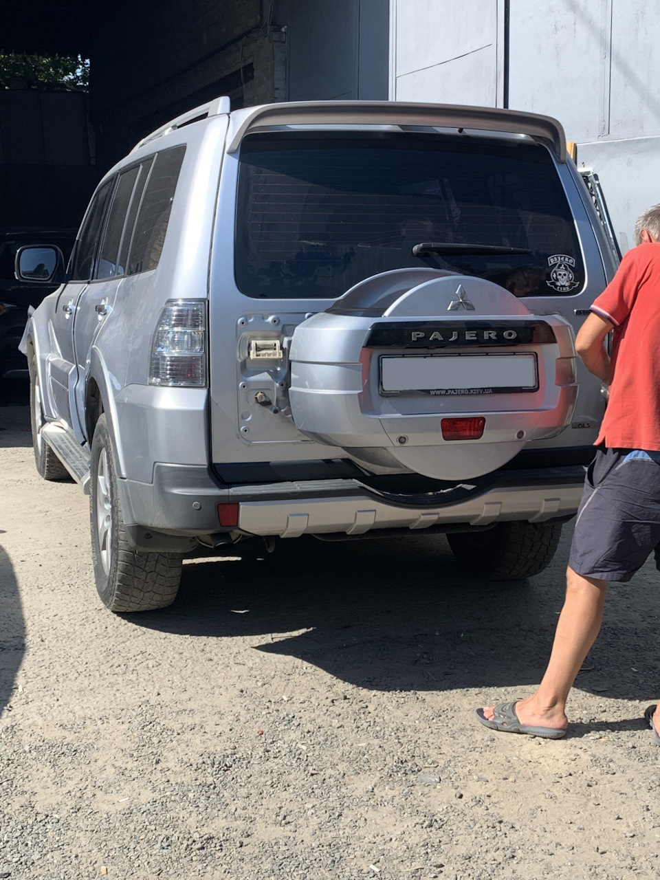 Наводимо зовнішній порядок Pajero 3