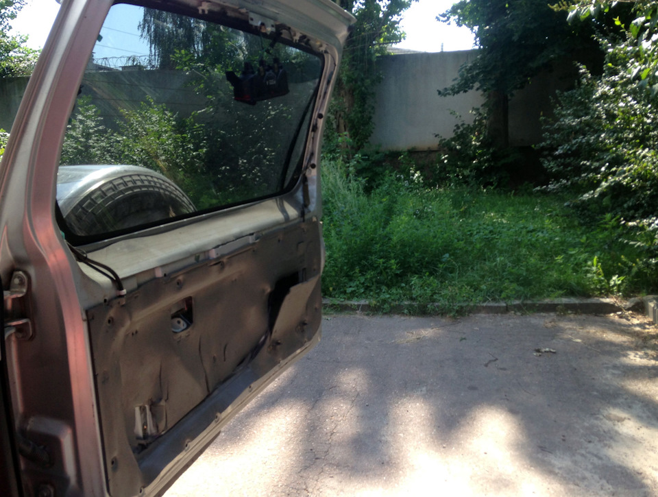 Задні двері дали збій 4