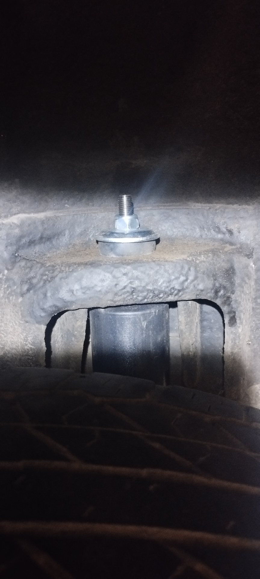Заміна задніх амортизаторів Bilstein 4