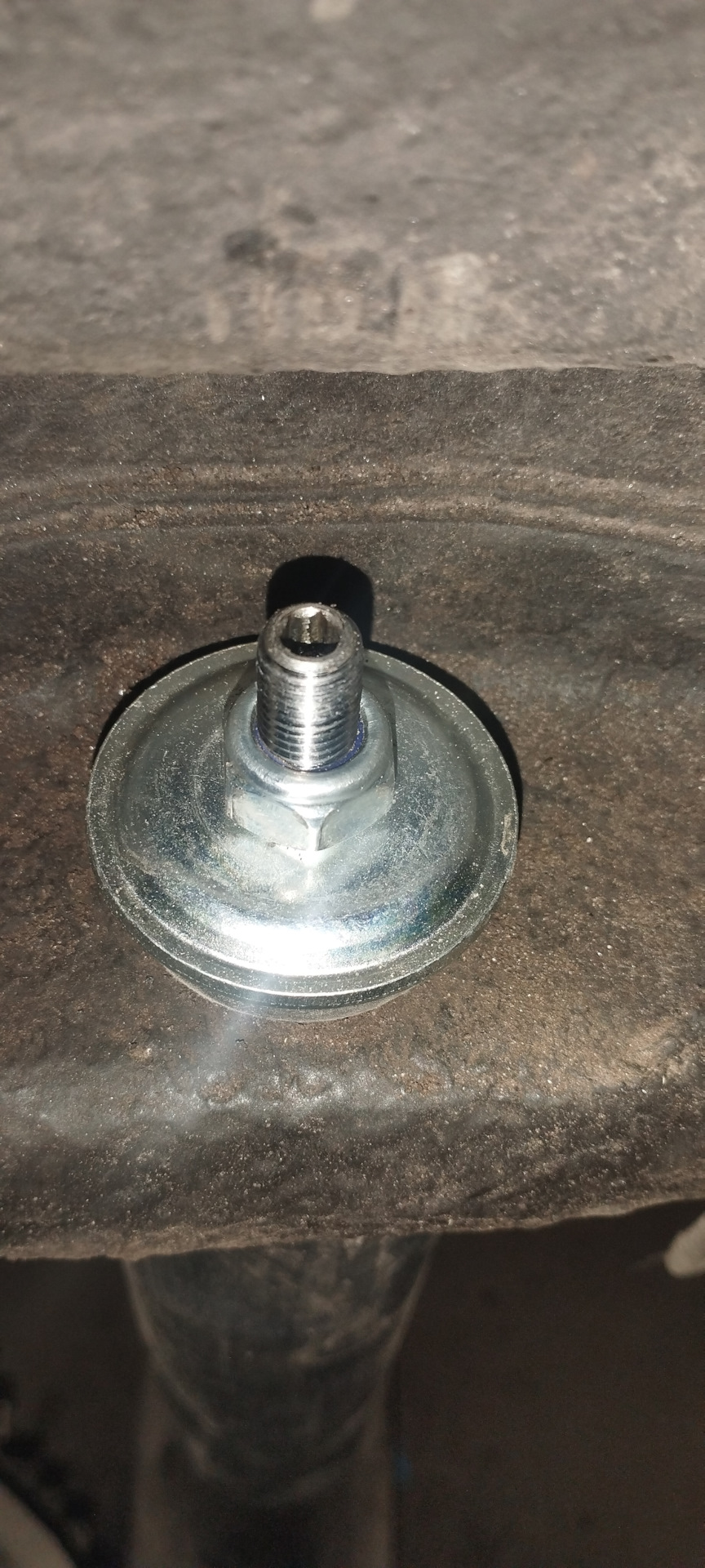 Заміна задніх амортизаторів Bilstein 3