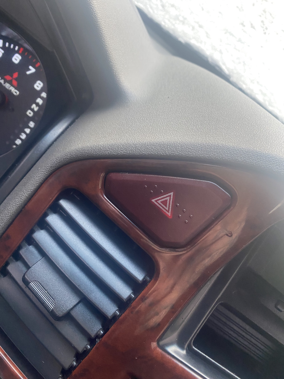 Підсвічування аварійки Паджеро 3 2