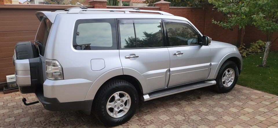 Зимова гума GoodYear Ultra Grip + SUV 265/70 R16 4