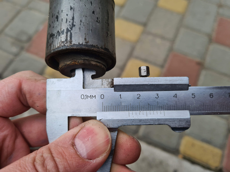 Сайлентблоки для передньої стійки амортизатора 4062A024 Pajero 4, 6g72 3л 5