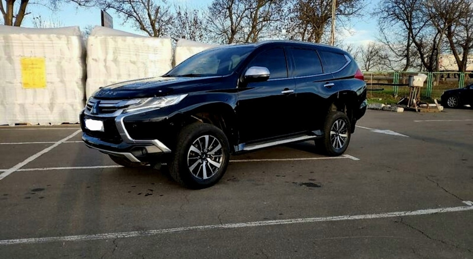 А чи є гідна заміна Mitsubishi Pajero 4th? 2