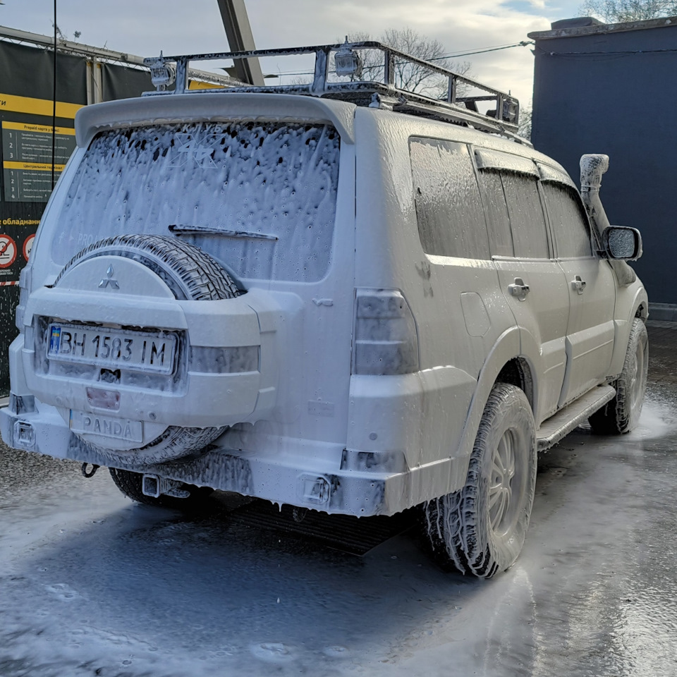 А чи є гідна заміна Mitsubishi Pajero 4th? 1