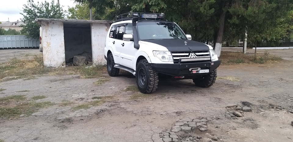 Підготовка до фарбування Mitsubishi Pajero 4 (Panda) 1