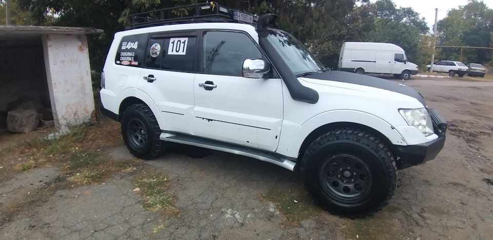 Підготовка до фарбування Mitsubishi Pajero 4 (Panda) 4