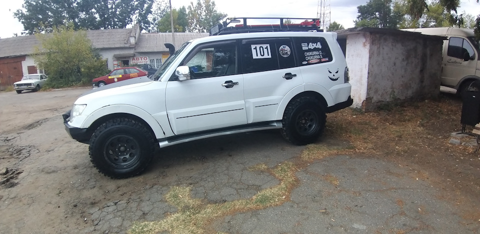 Підготовка до фарбування Mitsubishi Pajero 4 (Panda) 2