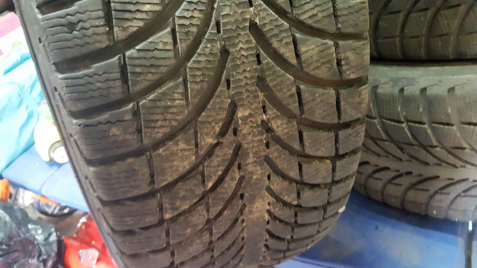 Продам комплект зимових шин Michelin 265/60 R18 114H 5