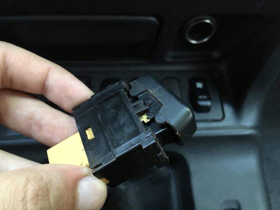 Заміна кнопки R/D LOCK 3