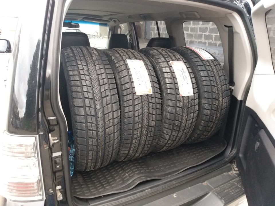 Час купувати зиму. Roadstone Winguard Ice SUV 265/65 17 1