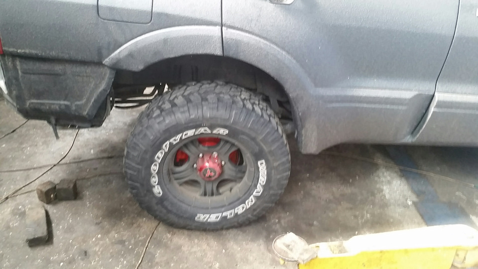 Встановлення пружин із ліфтом замість пневми на pajero 3 4