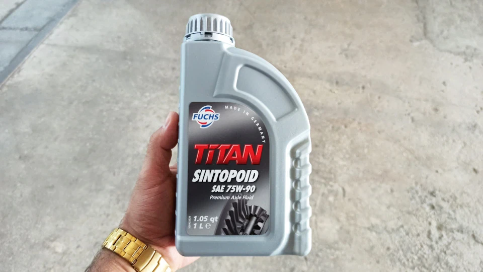 Заміна мастила в роздаванні та в обох редукторах на Fuchs TITAN SINTOPOID 75W-90
