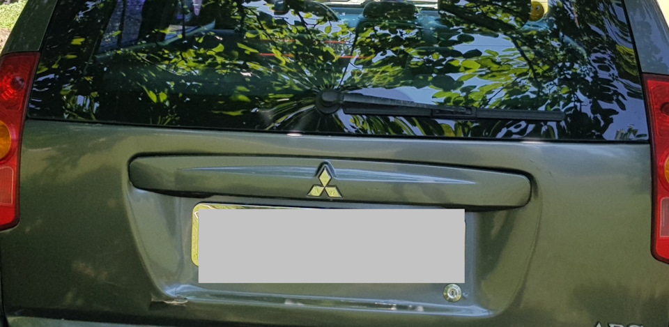 Привід заднього двірника 1
