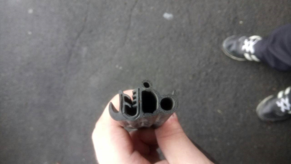 Заміна ущільнювачів дверей 1