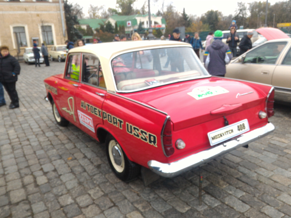 виставка до дня автомобіліста 4
