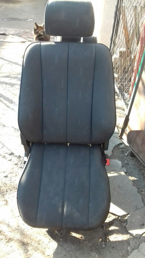 Сидіння від MERCEDRS W210 2
